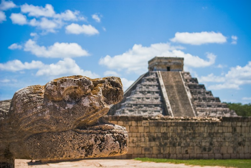 Pirámide de Chichén Itzá en la zona maya