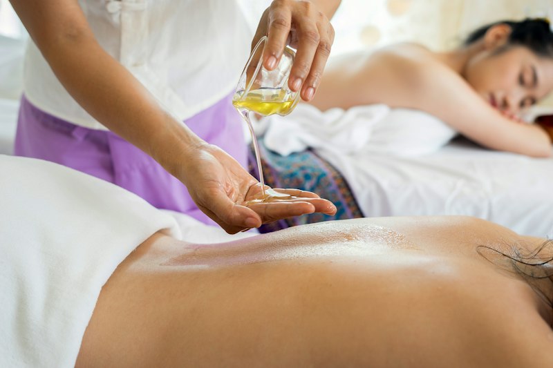 Masaje con aceites en el spa