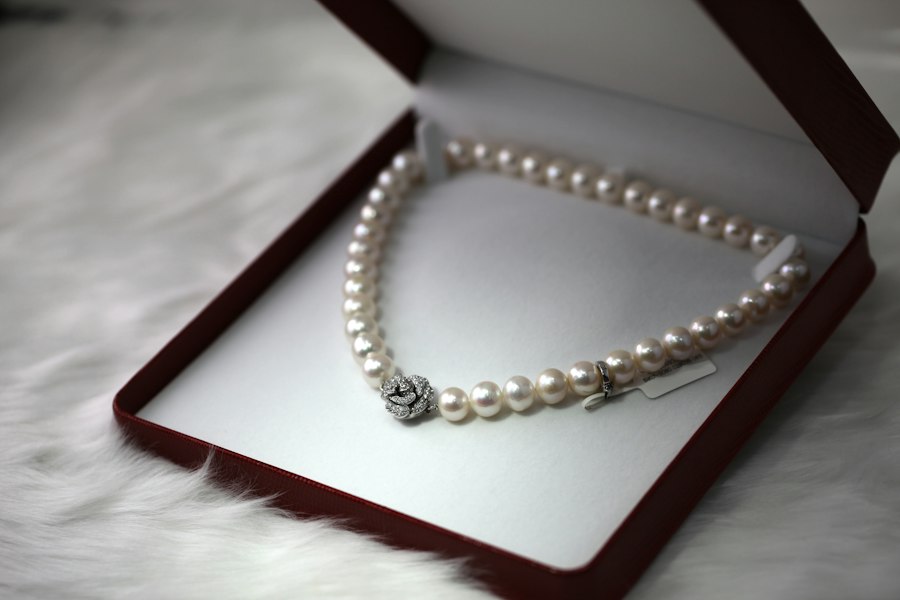 Collar de perlas en estuche