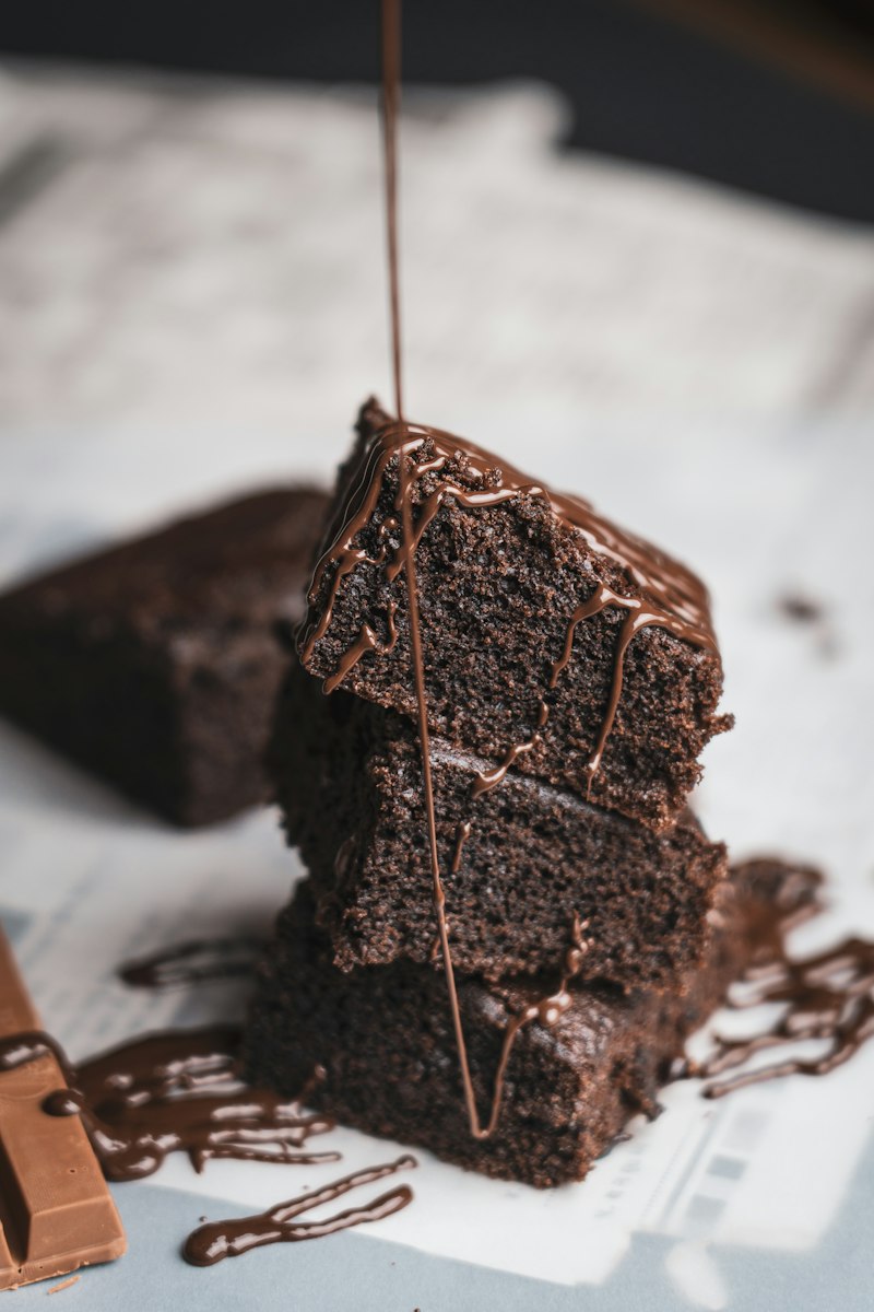 Brownie con chocolate derretido