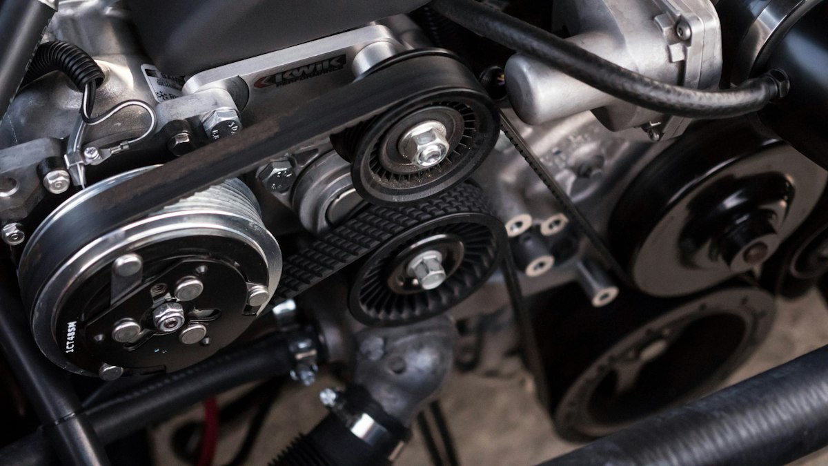 Compartimento de motor limpio y detallado